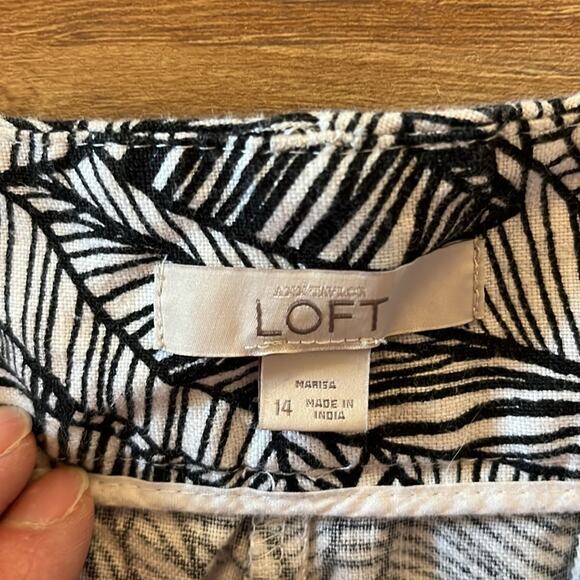 Loft 100% Linen Marisa Palm Leaf Print 4” Shorts Size 14 Black White - Picture 4 of 8